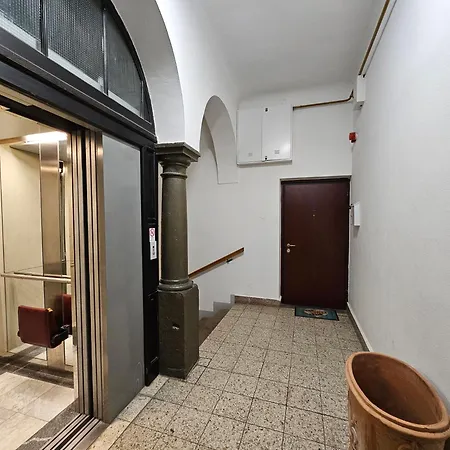 Apartman Charming Laura Tour As By Town Hall *