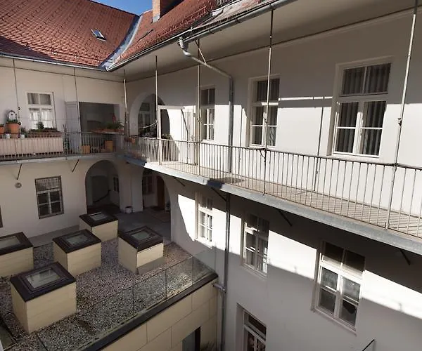 Appartement Charming Laura Tour As By Town Hall Ljubljana