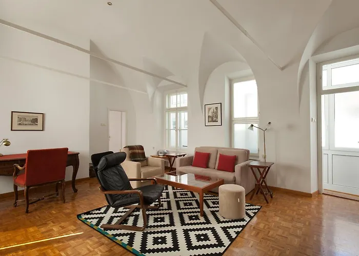 Appartement Charming Laura Tour As By Town Hall *