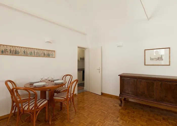 Charming Laura Tour As By Town Hall * リュブリャナ